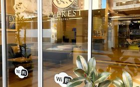 Hotel Everest